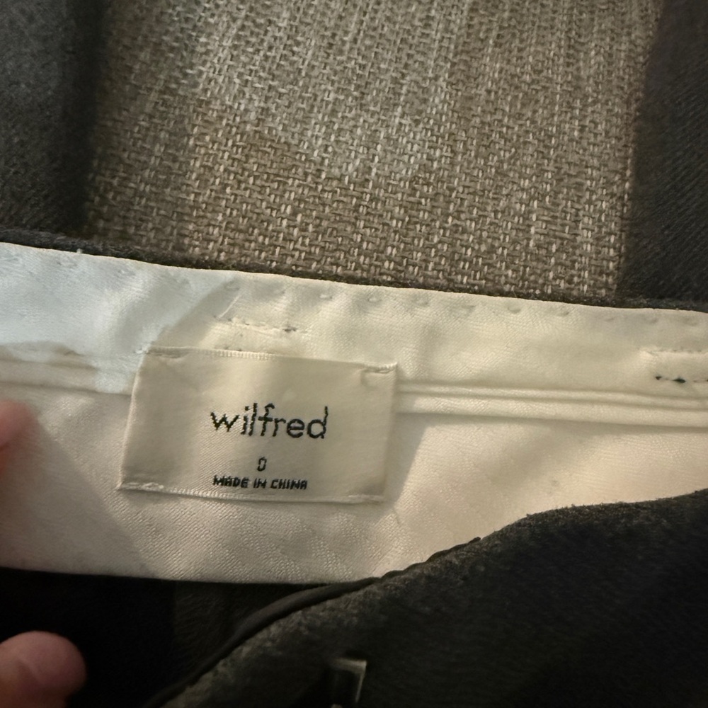 Aritzia Gray Women's Pants - Picture 5 of 6
